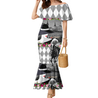 Kentucky Racing Horses Derby Hat Lady Mermaid Dress Churchill Downs and Roses Grayscale - Wonder Print Shop