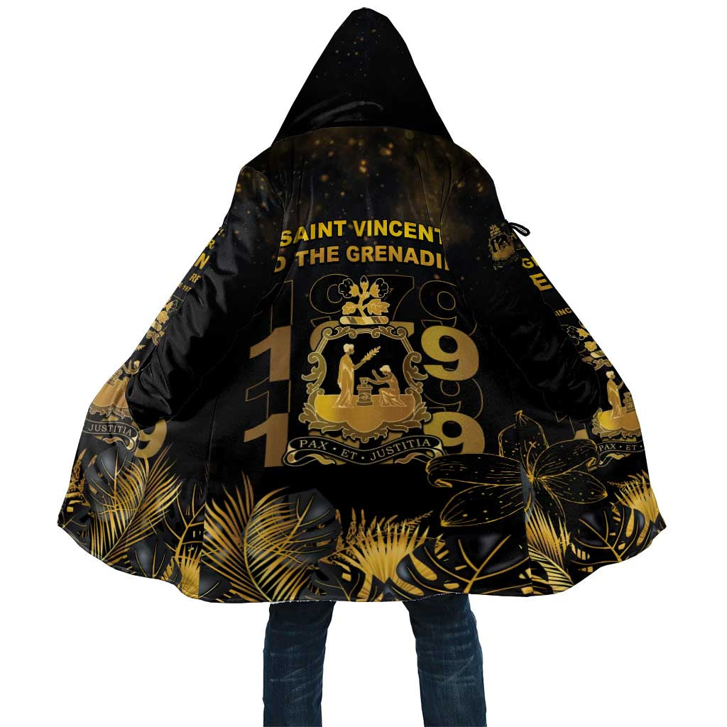 Saint Vincent And The Grenadines 1979 Cloak Gold Tropical Leaves And Coat Of Arms - Wonder Print Shop