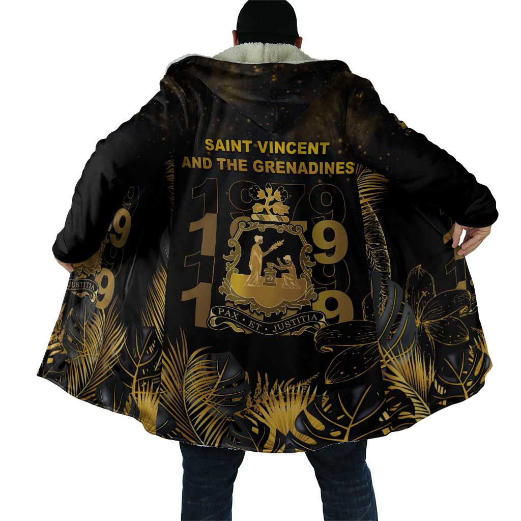 Saint Vincent And The Grenadines 1979 Cloak Gold Tropical Leaves And Coat Of Arms - Wonder Print Shop