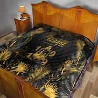 Saint Vincent And The Grenadines 1979 Quilt Gold Tropical Leaves And Coat Of Arms - Wonder Print Shop