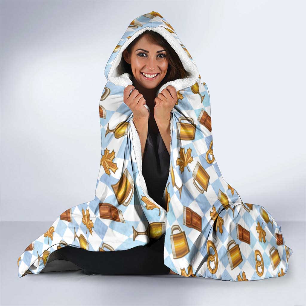 Funny Beer Oktoberfest Hooded Blanket Ich Bin Nur Wegen Dem Bier Hier - Wonder Print Shop