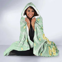 Kentucky Horse Racing Hooded Blanket Rose Diamond Pattern Mint