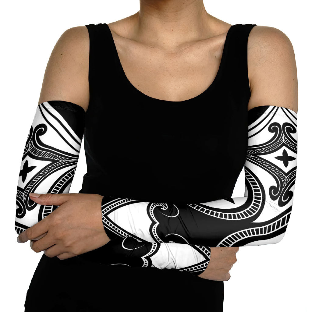 Japanese Indigenous Arm Sleeves Jomon Tribal Inspired Black