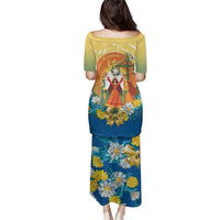 Sverige Glad Midsommar Family Matching Puletasi and Hawaiian Shirt Majstang Dancing