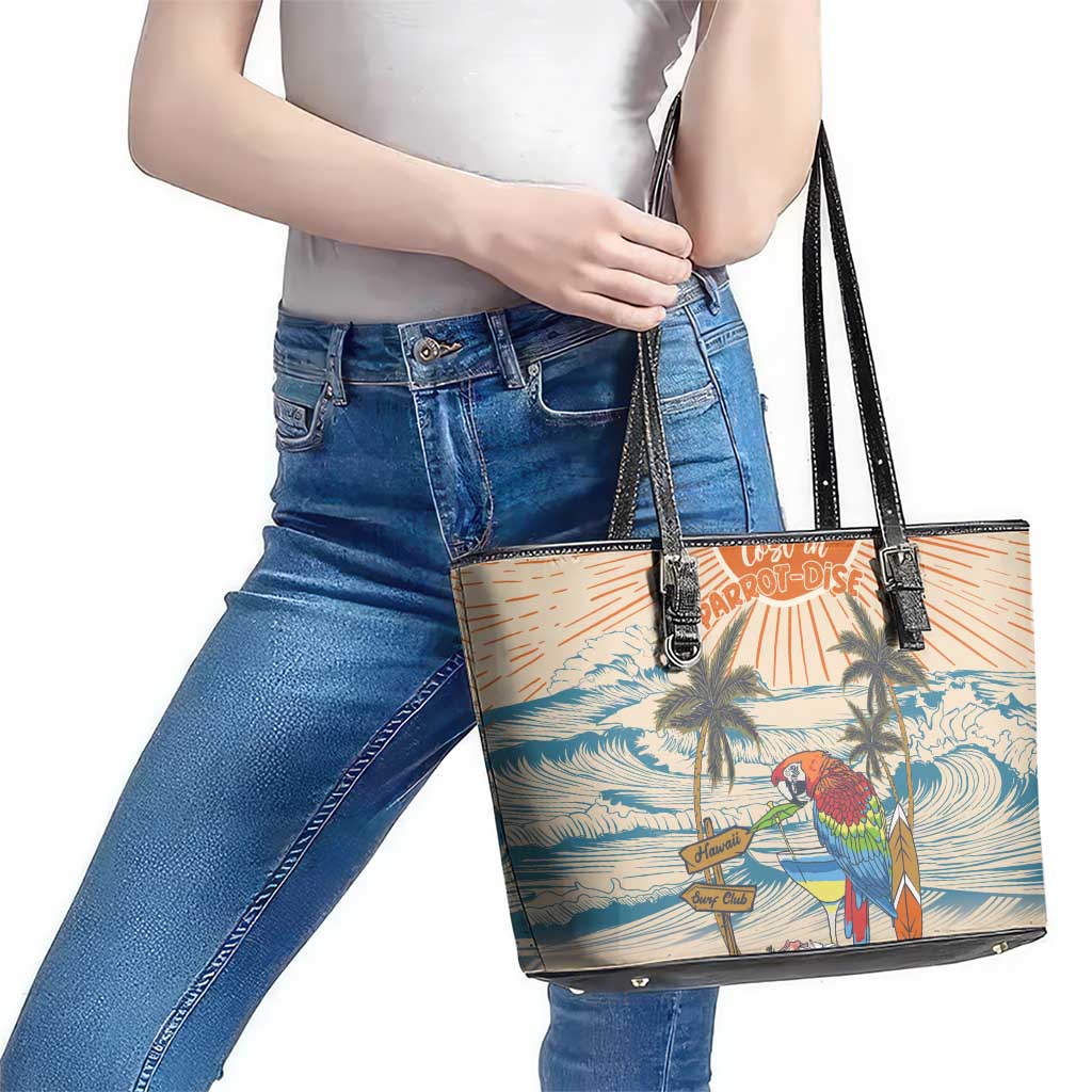 Christmas In July - Hawaii Retro Leather Tote Bag Lost In Parrot-dise