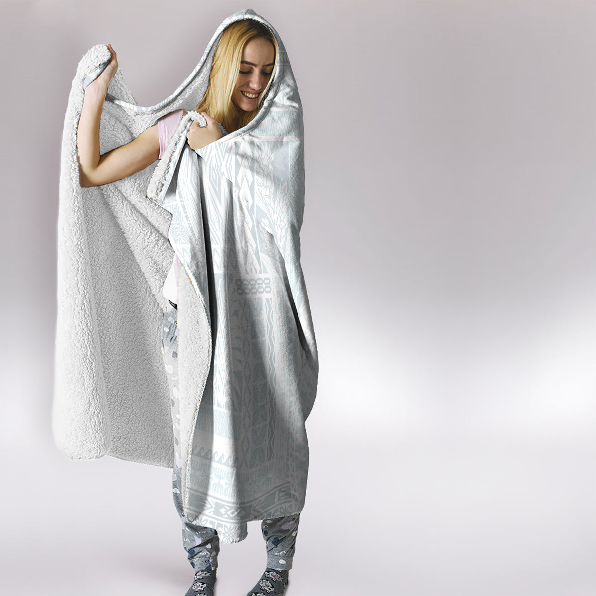samoa-white-sunday-hooded-blanket-classic-siapo-style