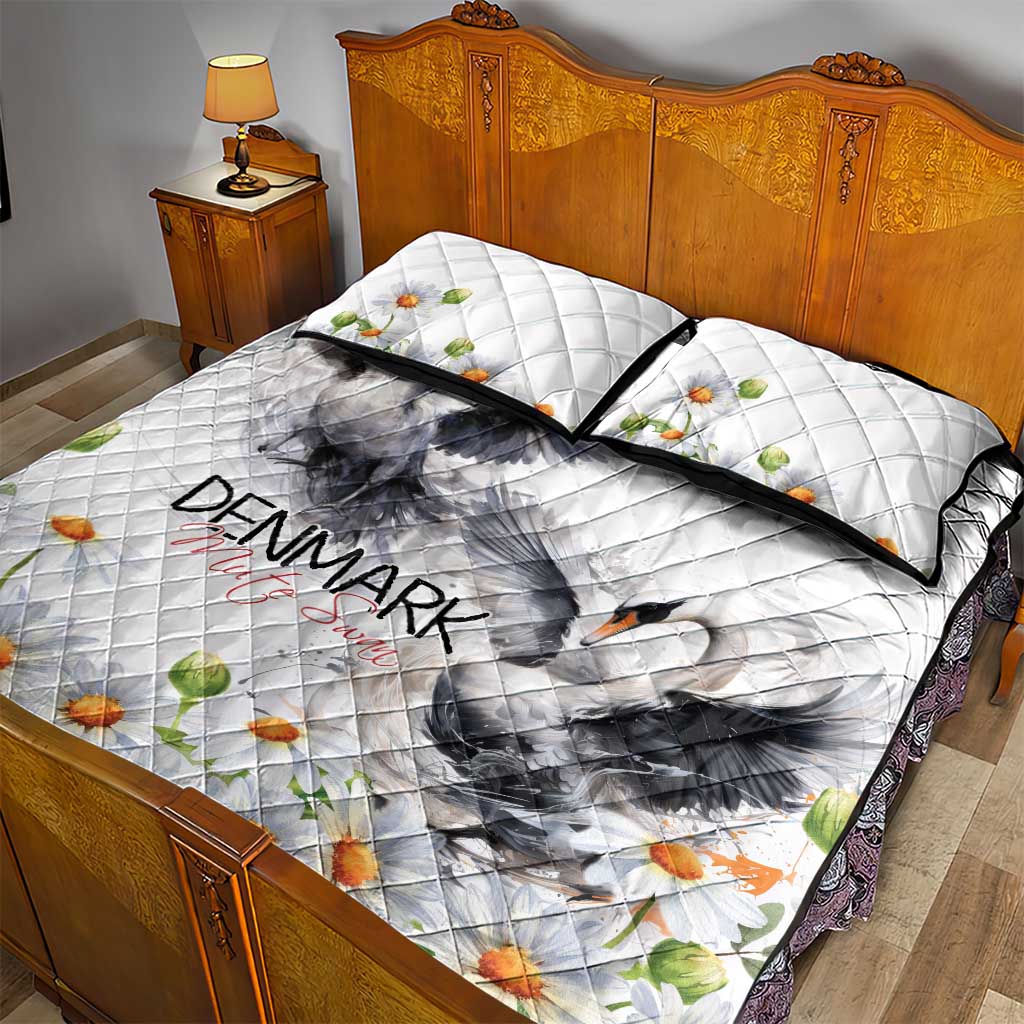 Denmark Mute Swan Quilt Bed Set With Chamomile Daisy Flowers - Wonder Print Shop