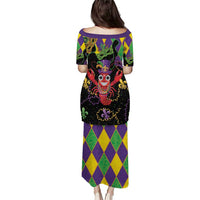 Mardi Gras Crawfish Puletasi On Tuesdays We Wear Beads - Wonder Print Shop