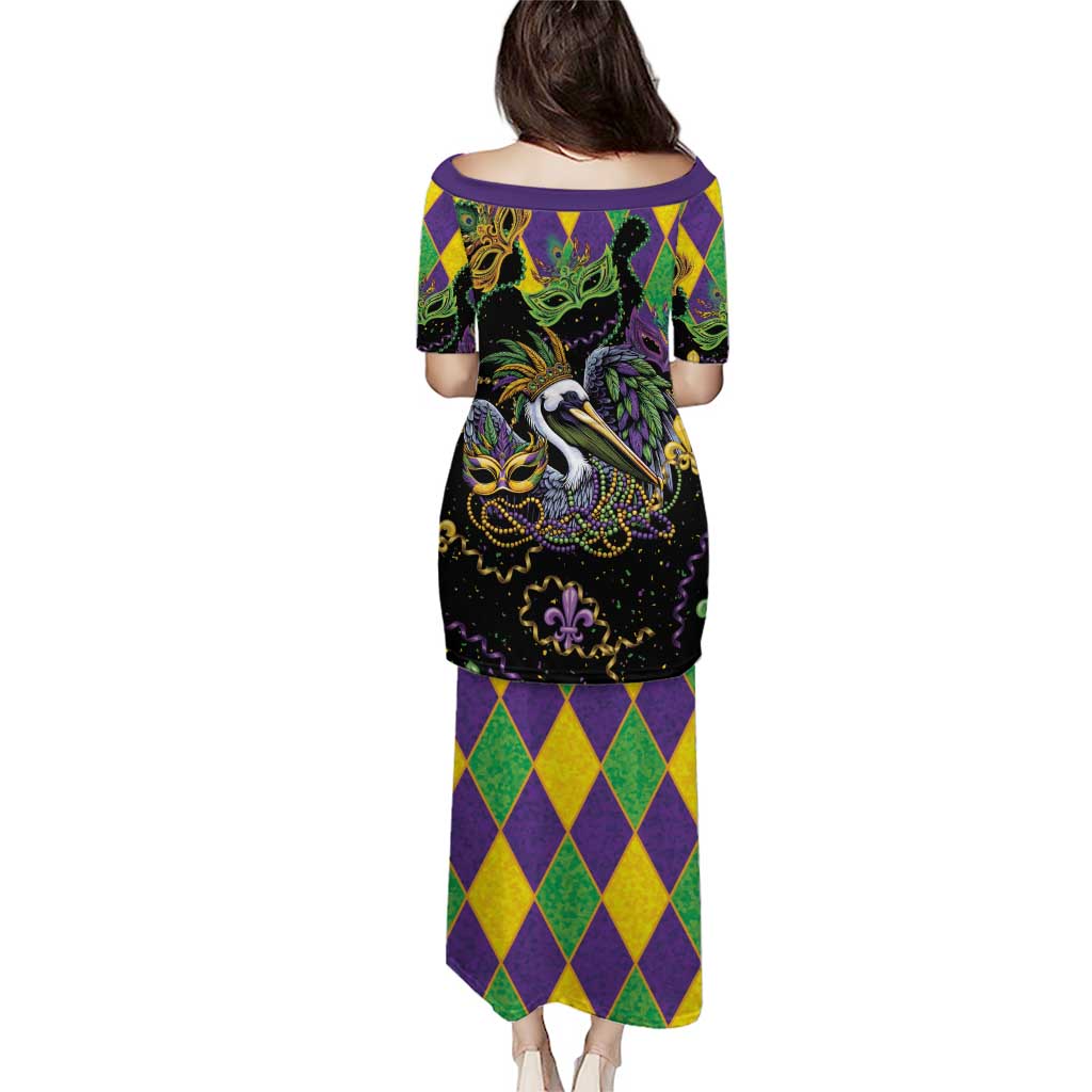 Mardi Gras Pelican Puletasi On Tuesdays We Wear Beads - Wonder Print Shop