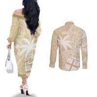 Custom Indo Fijians Couples Matching Off The Shoulder Long Sleeve Dress and Long Sleeve Button Shirt Fiji ke Hindustani Polyneisan Paisley Beige Style