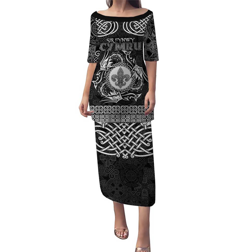 Personalized Monmouthshire Sir Fynwy Puletasi Black Fleur-de-lis Celtic-inspired - Wonder Print Shop