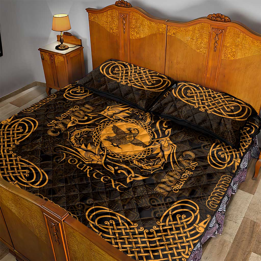 Personalized Pembrokeshire Sir Benfro Quilt Bed Set Gold Puffin Celtic-inspired - Wonder Print Shop