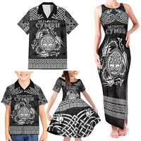 Personalized Radnorshire Sir Faesyfed Family Matching Tank Maxi Dress and Hawaiian Shirt Black Oak Tree Of Life Celtic-inspired - Wonder Print Shop