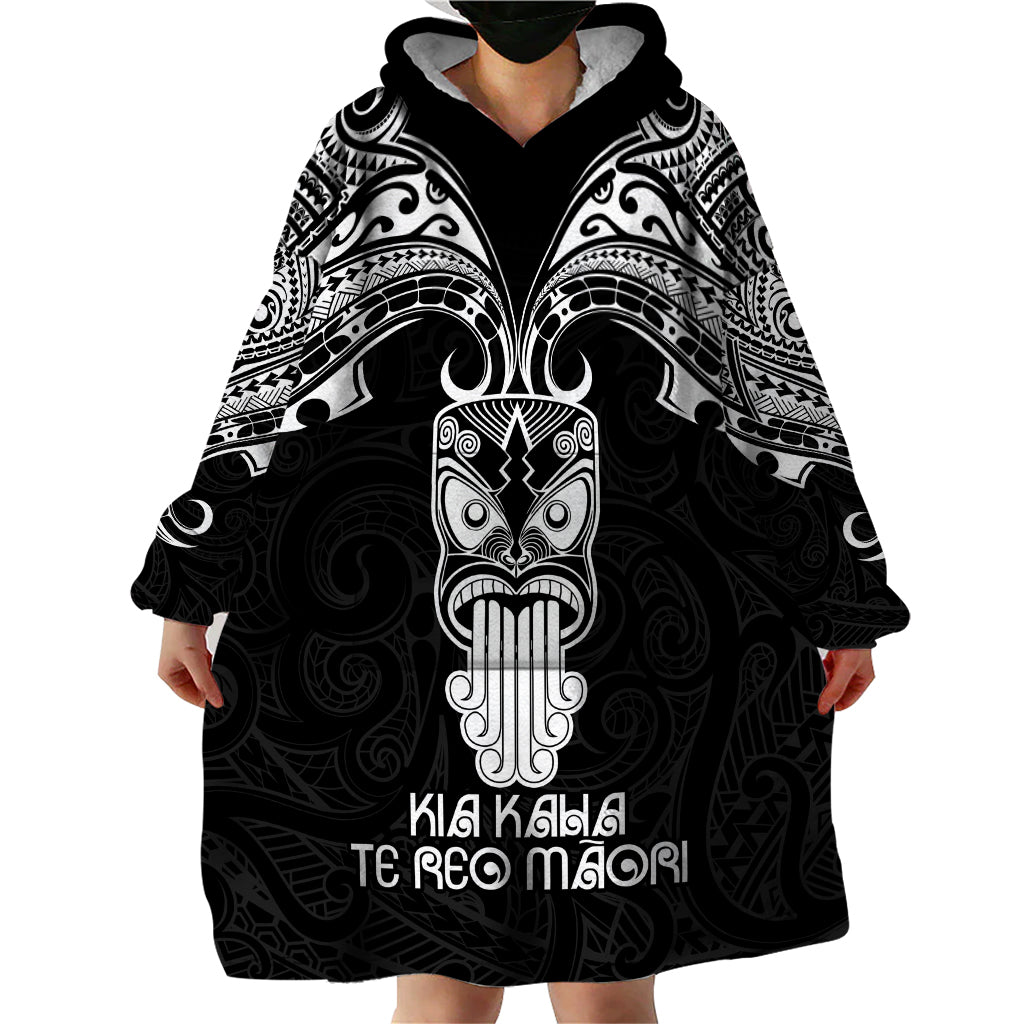 New Zealand Te Reo Maori Wearable Blanket Hoodie Kia Kaha Maori Language Week Black Style - Wonder Print Shop