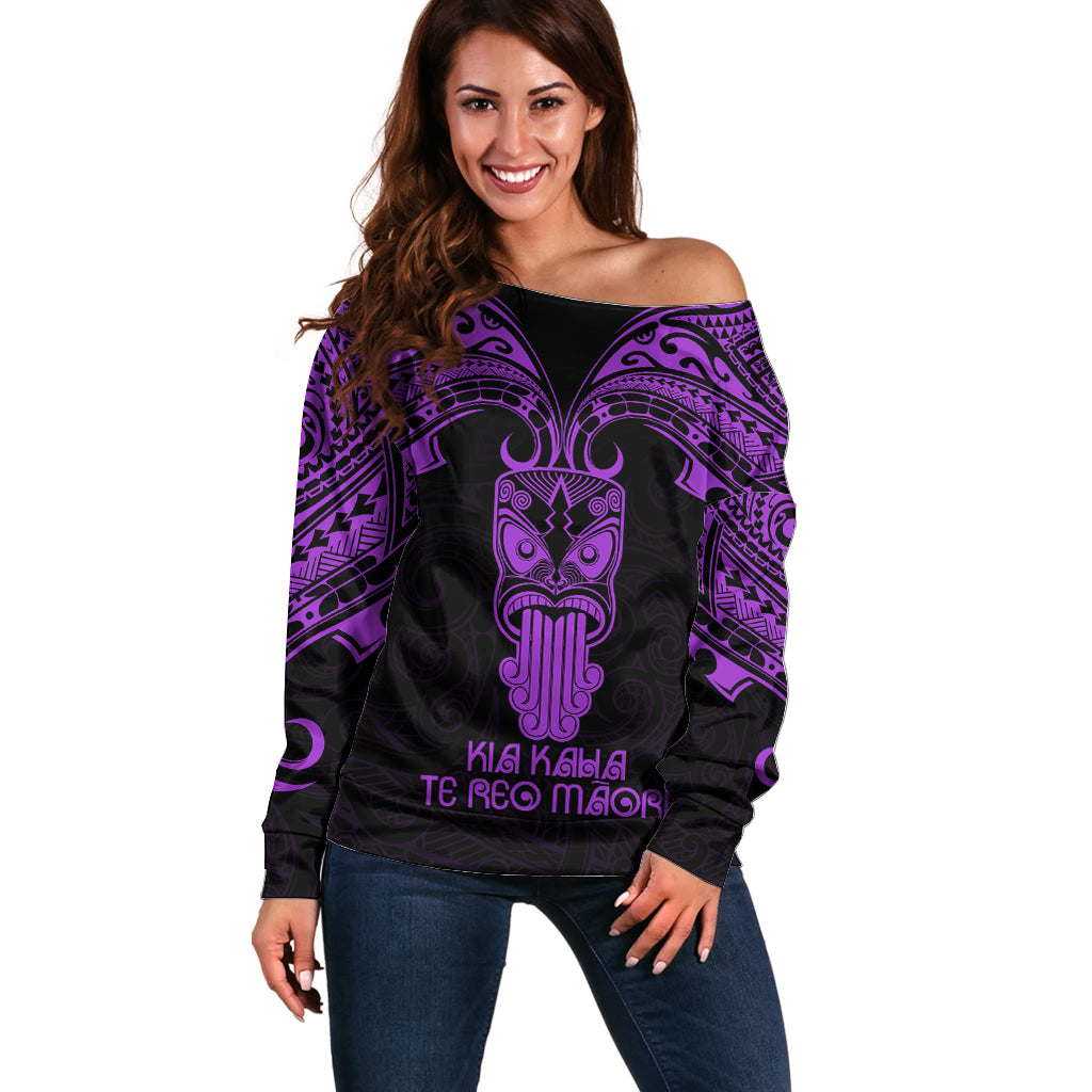 Personalised New Zealand Te Reo Maori Off Shoulder Sweater Kia Kaha Maori Language Week Purple Style - Wonder Print Shop