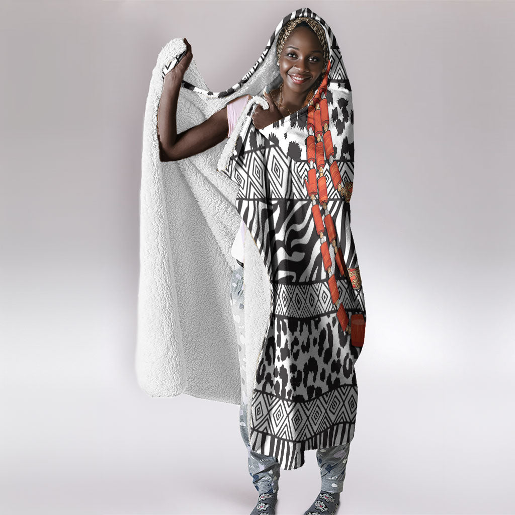 Nigeria Traditional Coral Bead Attire Hooded Blanket African Tribal Element Wild Animal Skins