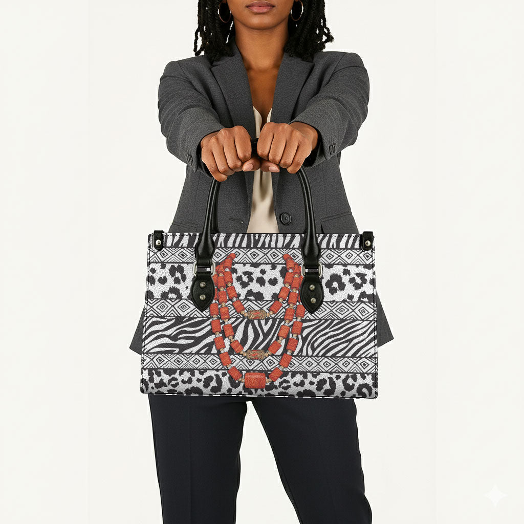 Nigeria Traditional Coral Bead Attire Leather Bag African Tribal Element Wild Animal Skins