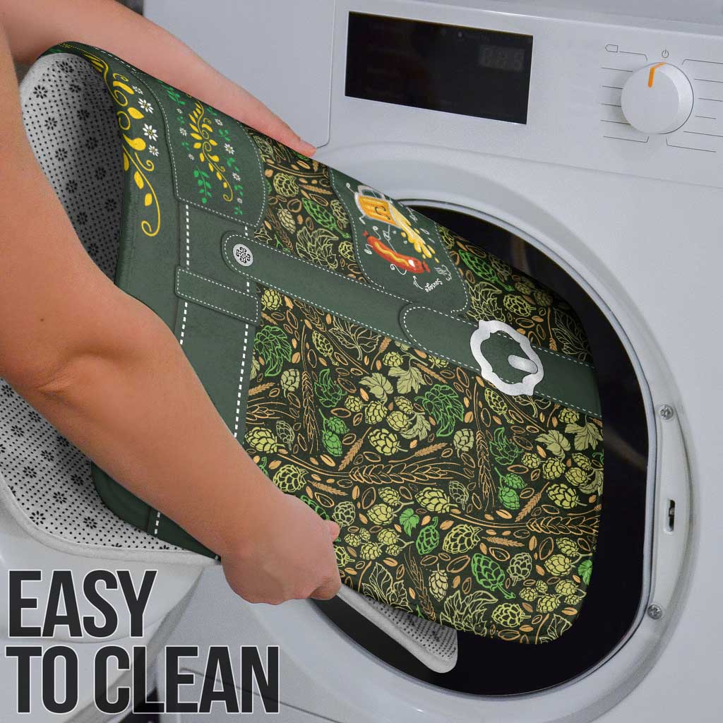 Lederhosen Oktoberfest Bathroom Set Hops And Malt Pattern - Wonder Print Shop