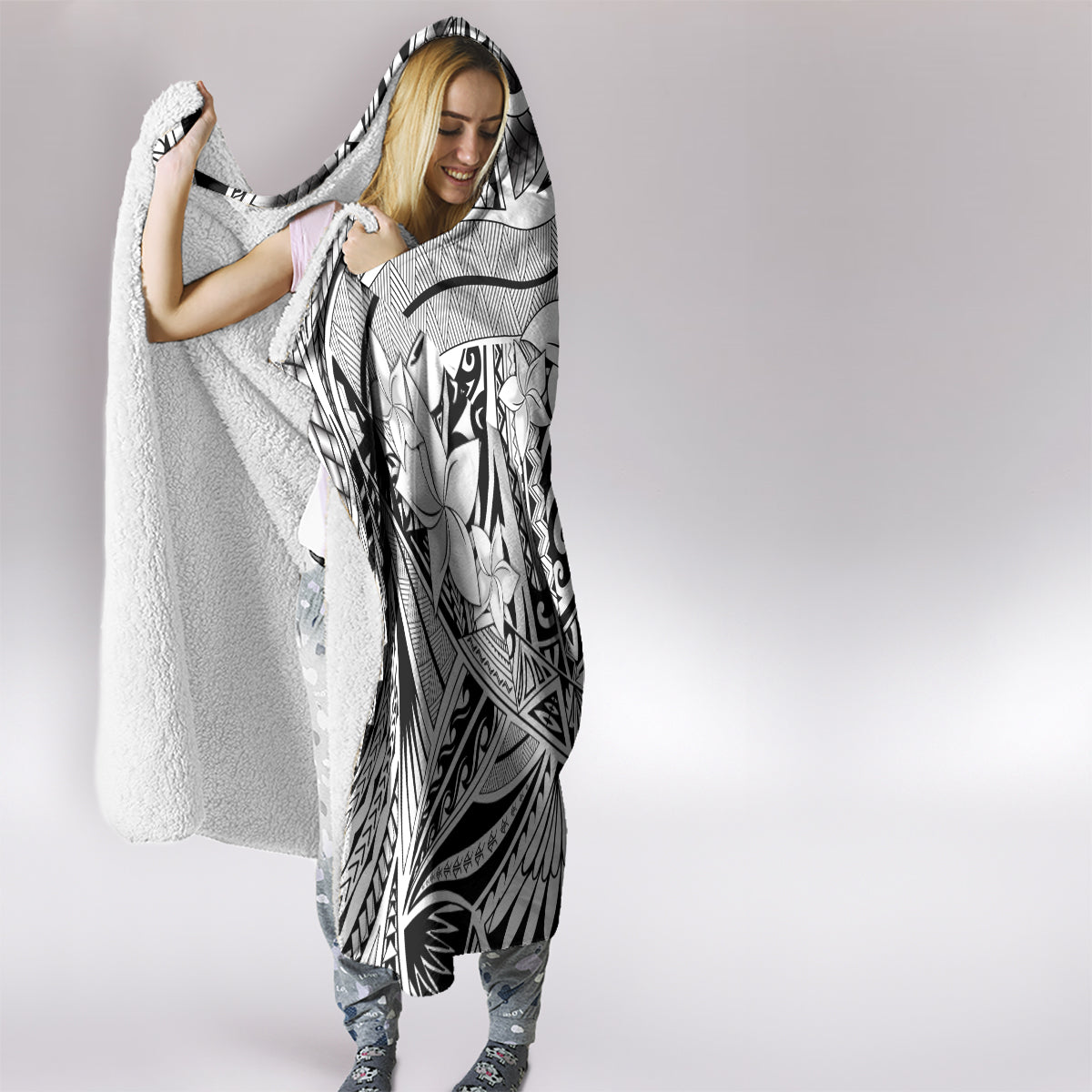 polynesia-hooded-blanket-tribal-polynesian-spirit-with-white-pacific-flowers