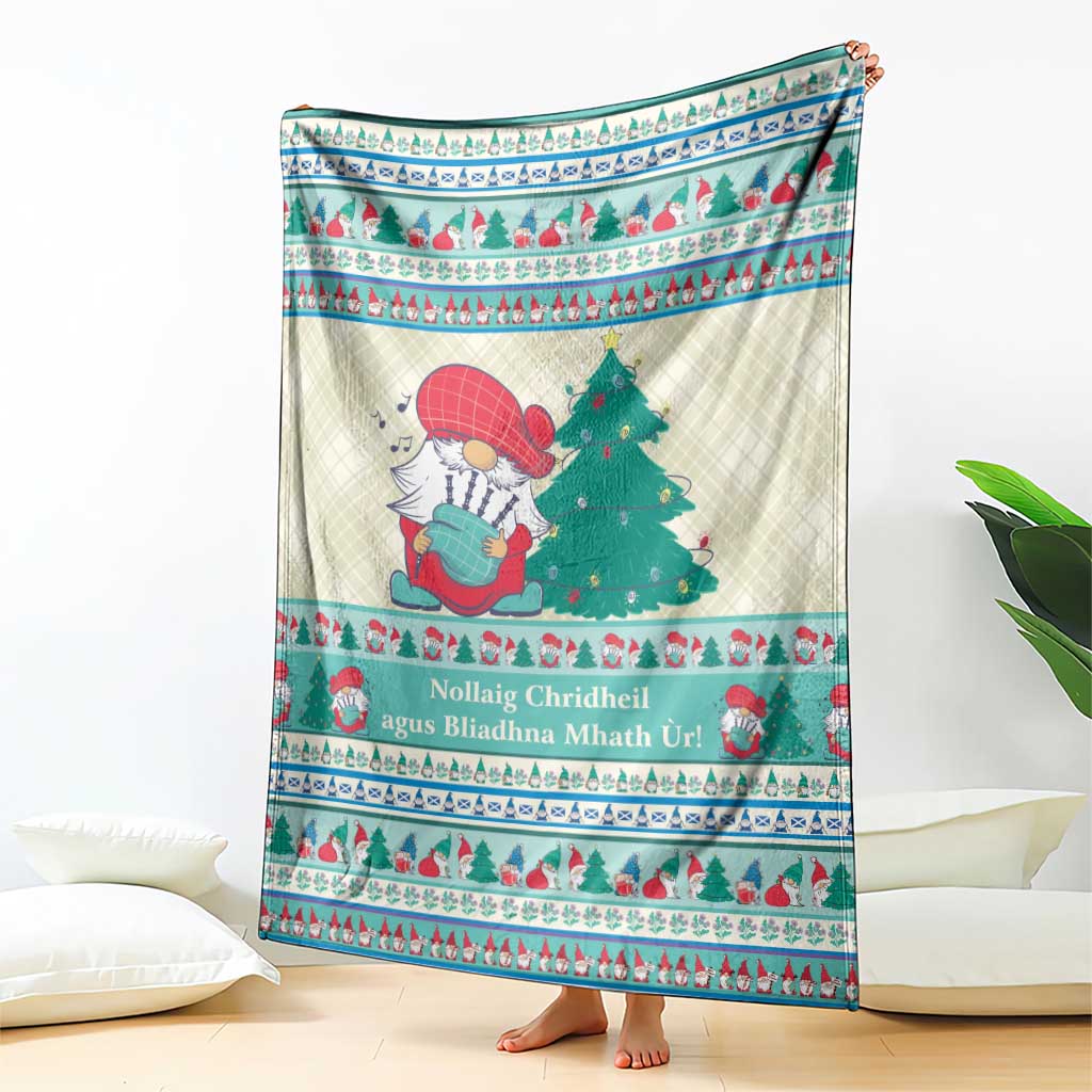 Gnome Bagpies Musical Blanket Nollaig Chridheil Scotland Christmas Pattern