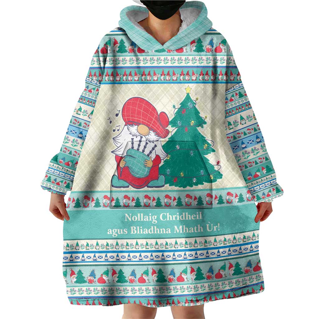 Gnome Bagpies Musical Wearable Blanket Hoodie Nollaig Chridheil Scotland Christmas Pattern - Wonder Print Shop