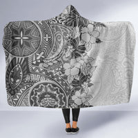 polynesia-hooded-blanket-hibiscus-and-hawaiian-tribal-tattoo-retro-style-gray-color