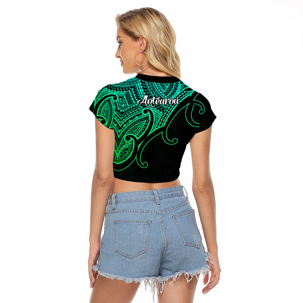 Aotearoa Polynesian Raglan Cropped T Shirt with Maori Koru Green - Wonder Print Shop