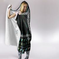 personalised-new-zealand-christmas-hooded-blanket-maori-fern-manaia-meri-kirihimete-with-papaua-shell