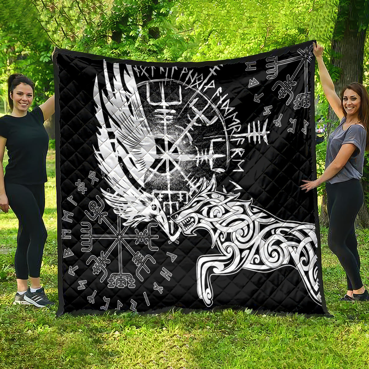 Vikings Raven and Wolf Quilt with Aegishjalmur Unique - Wonder Print Shop