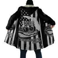 Alligator Alcatraz Cloak Cool Gator Everglades USA Grunge Flag - Wonder Print Shop