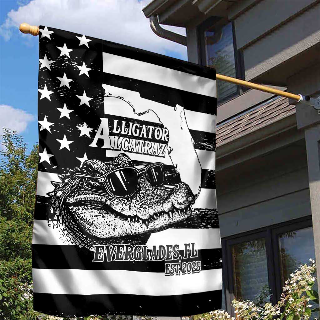 Alligator Alcatraz Garden Flag Cool Gator Everglades USA Grunge Flag - Wonder Print Shop