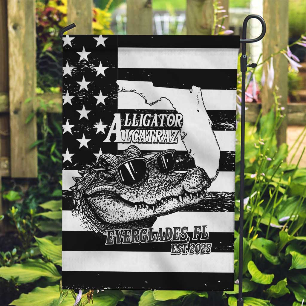 Alligator Alcatraz Garden Flag Cool Gator Everglades USA Grunge Flag - Wonder Print Shop