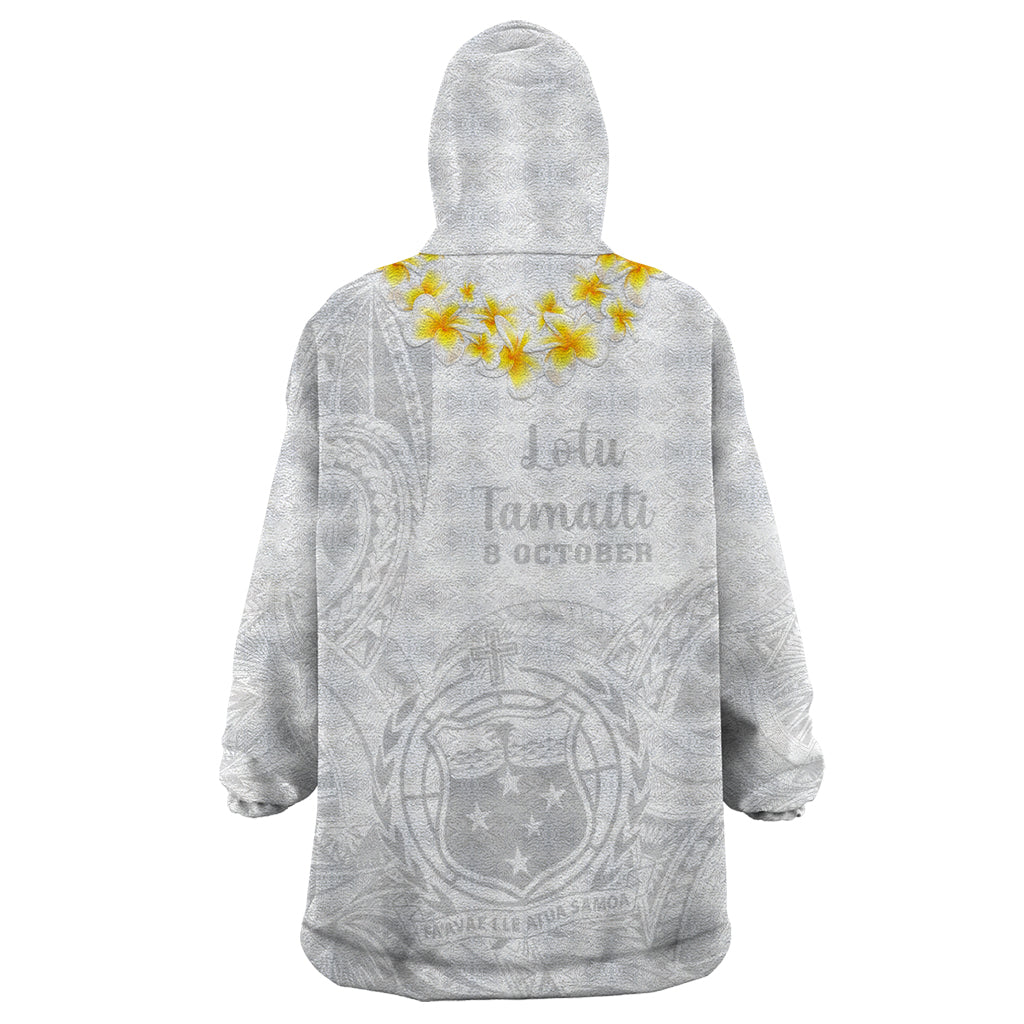 Samoa White Sunday Wearable Blanket Hoodie Lotu Tamaiti 2023 With Coat Of Arms - Wonder Print Shop
