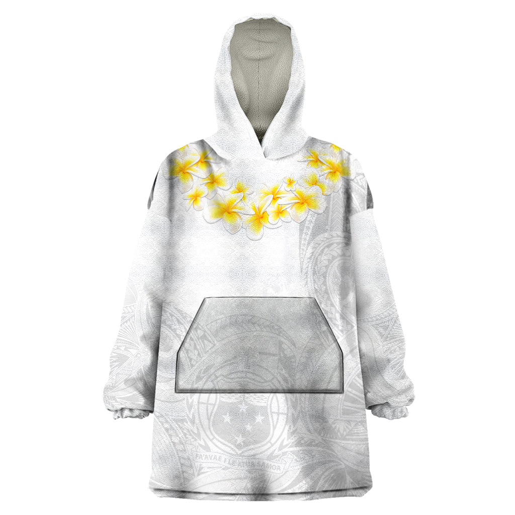 Personalised Samoa White Sunday Wearable Blanket Hoodie Lotu Tamaiti 2023 With Coat Of Arms - Wonder Print Shop