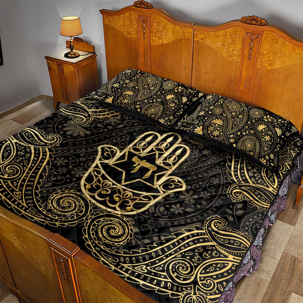 Jewish Hamsa Chai Quilt Bed Set Gold Paisley Pattern