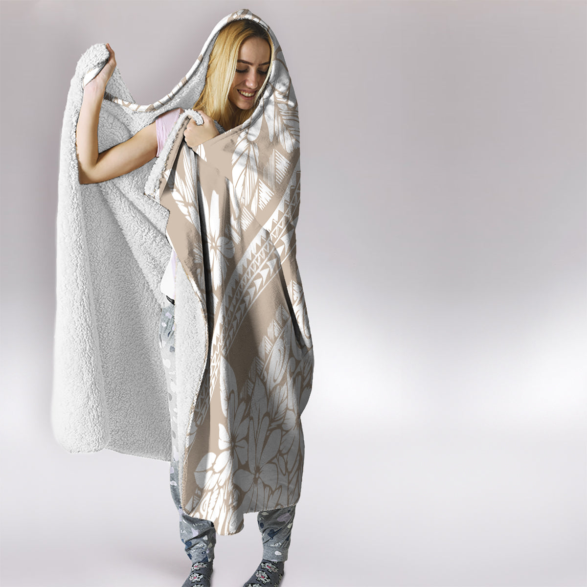 polynesia-hooded-blanket-polynesian-tropical-flowers-begie-pastel-vibes