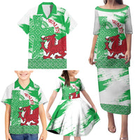 Grunge Green Wales Family Matching Puletasi and Hawaiian Shirt Celtic Cross Welsh Red Dragon - Wonder Print Shop