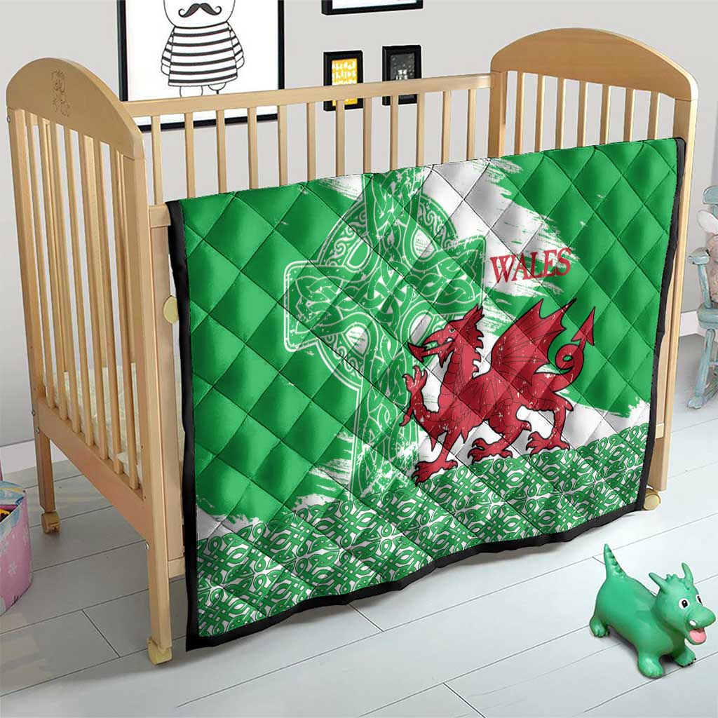 Grunge Green Wales Quilt Celtic Cross Welsh Red Dragon - Wonder Print Shop