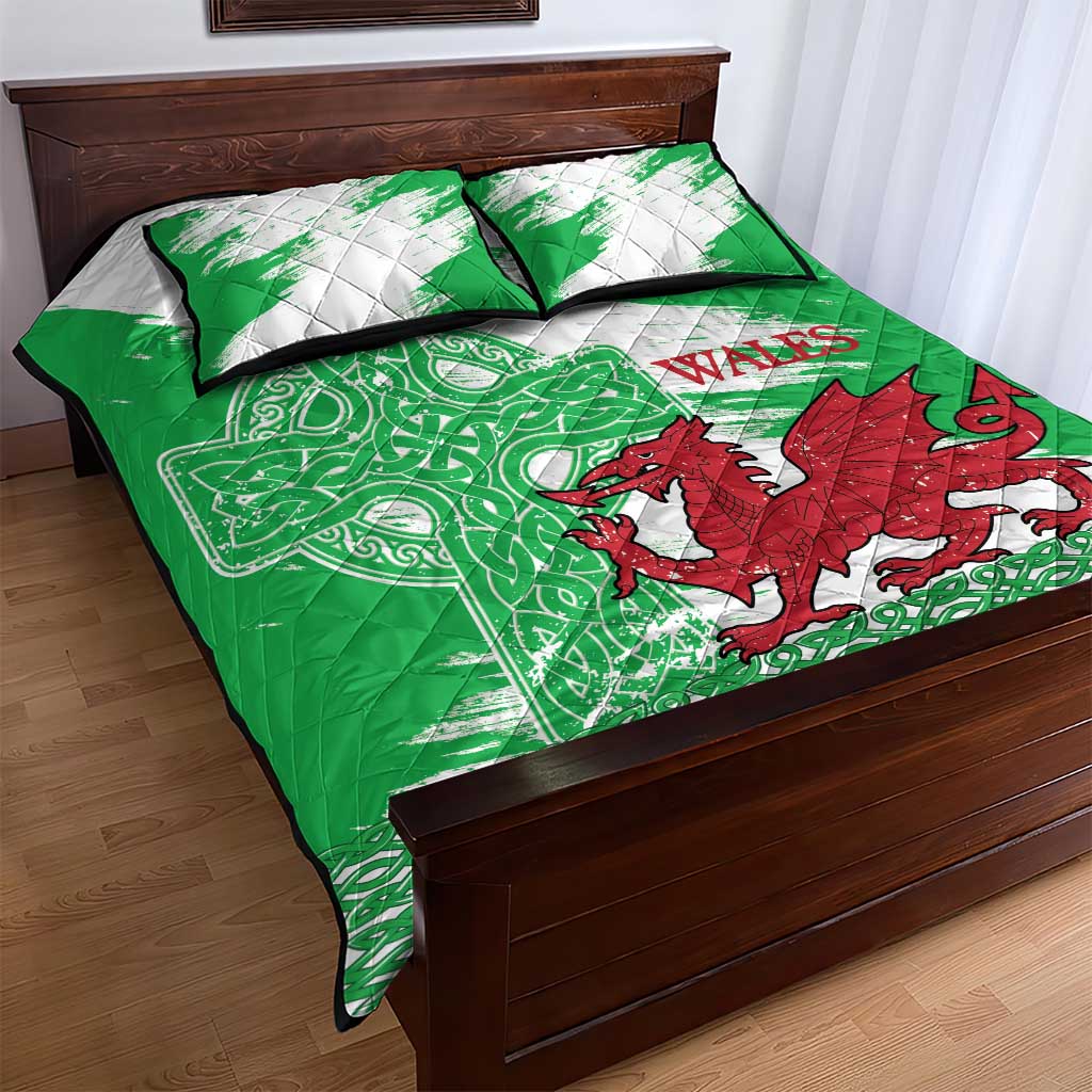 Grunge Green Wales Quilt Bed Set Celtic Cross Welsh Red Dragon - Wonder Print Shop
