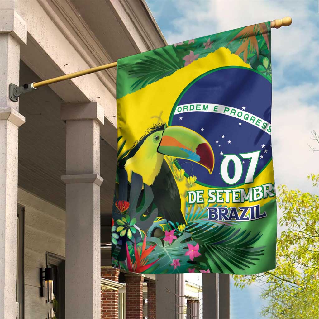 Feliz Dia Da Indepencencia Brazil Garden Flag Brasil Toucan Tropical Vibes - Wonder Print Shop