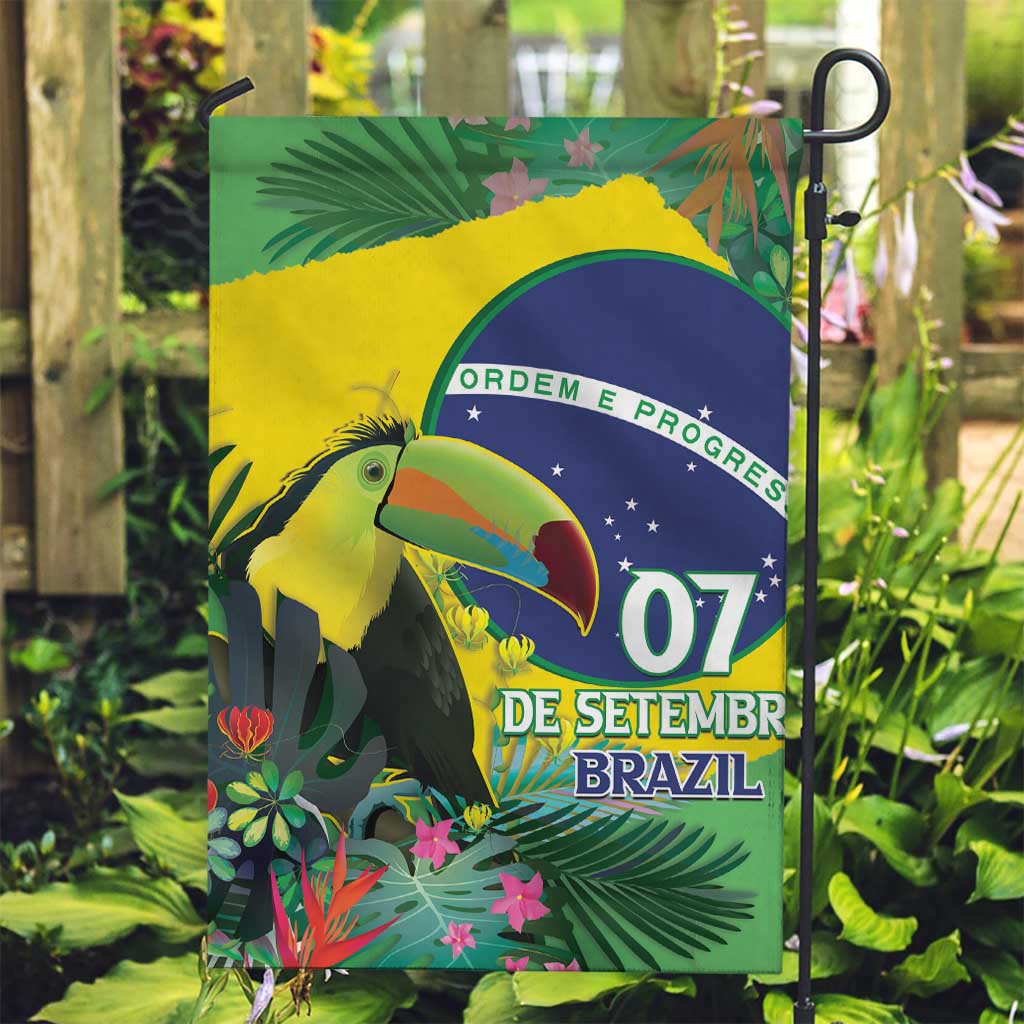 Feliz Dia Da Indepencencia Brazil Garden Flag Brasil Toucan Tropical Vibes - Wonder Print Shop