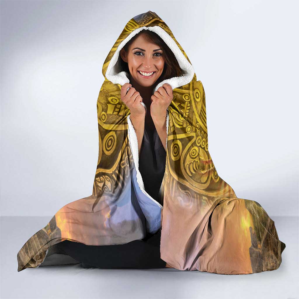 Mexico Panquetzaliztli Hooded Blanket Huitzilopochtli - Aztec God of Sun and War