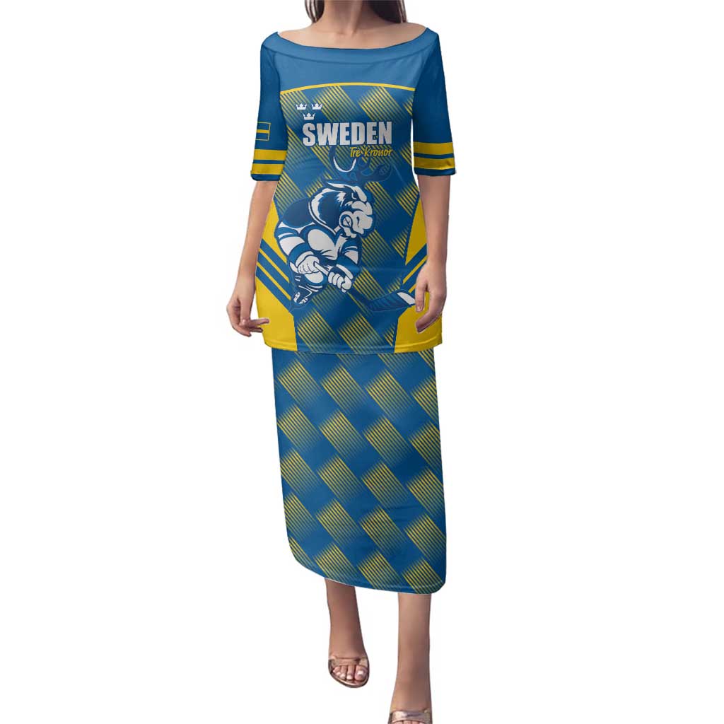 Sweden Hockey Custom Family Matching Puletasi and Hawaiian Shirt Tre Kronor Swedish Moose Mascot