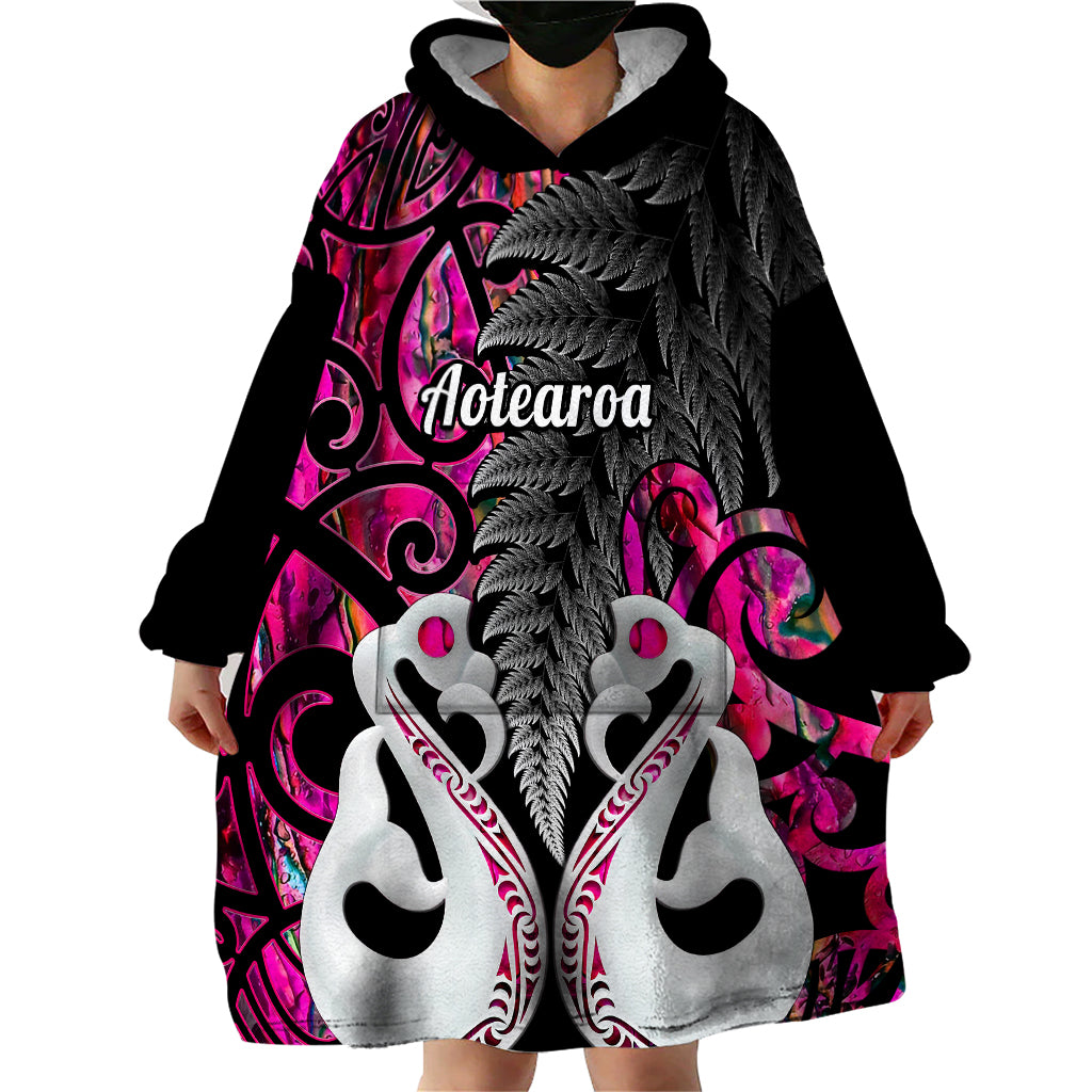 Personalised New Zealand Wearable Blanket Hoodie Te Manaia Mangopare Maori And Fern Pink Style - Wonder Print Shop