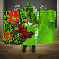 personalised-hawaii-christmas-hooded-blanket-mele-kalikimaka-kakau-polynesian-shark-tattoo