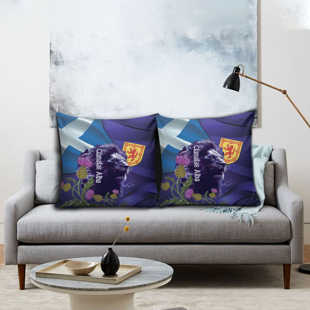 Cianalas Alba Scotland Pillow Cover Scottish Lion and Thistle Purple Version