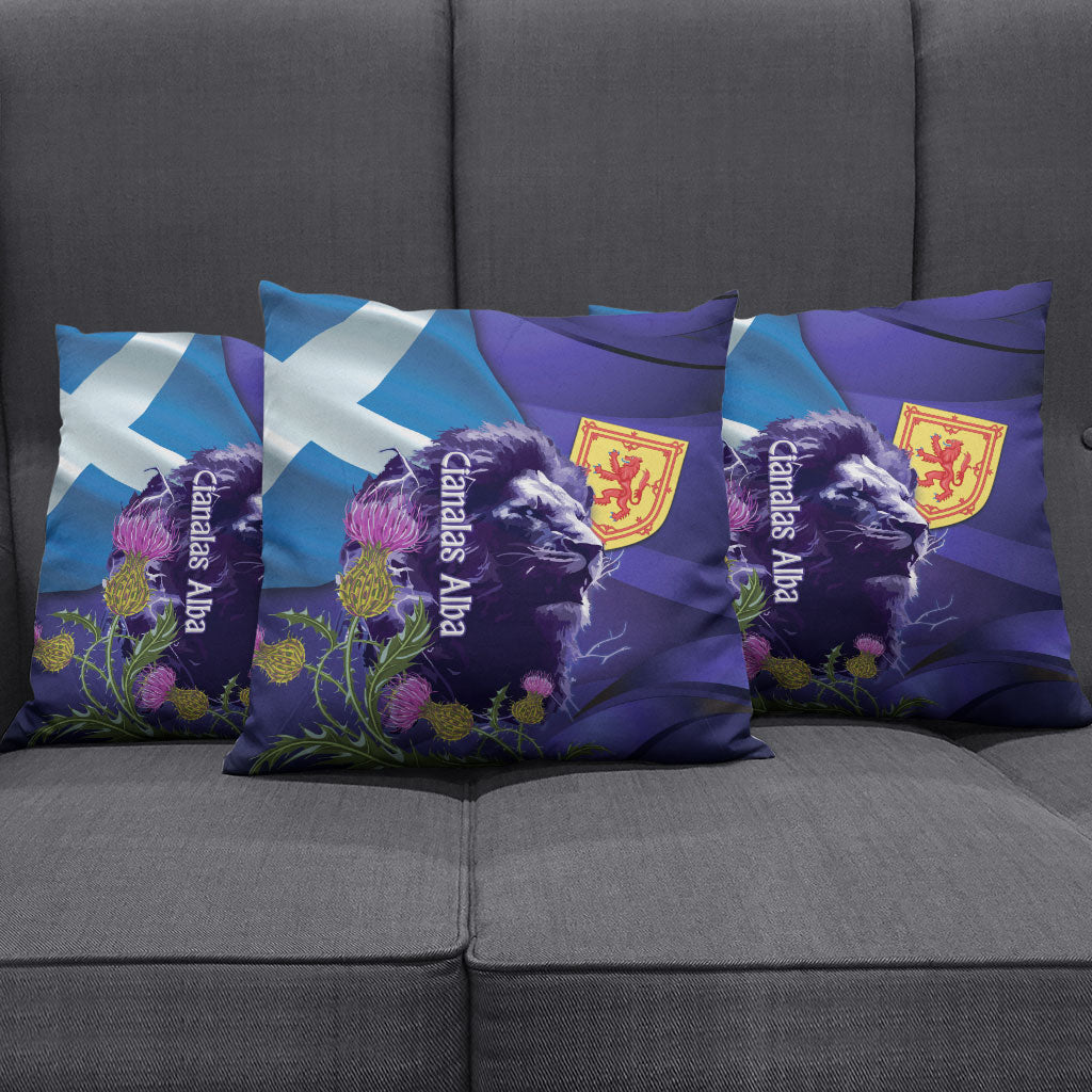 Cianalas Alba Scotland Pillow Cover Scottish Lion and Thistle Purple Version
