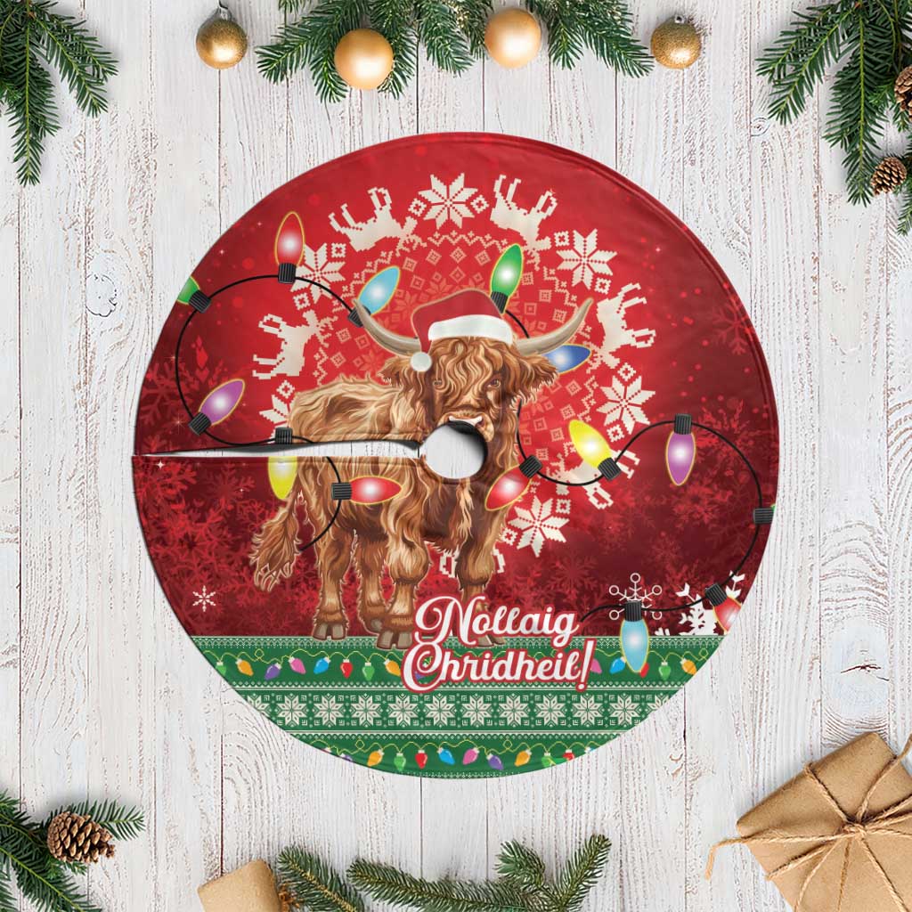 Scotland Christmas Tree Skirt Highland Cow Santa - Nollaig Chridheil! - Wonder Print Shop