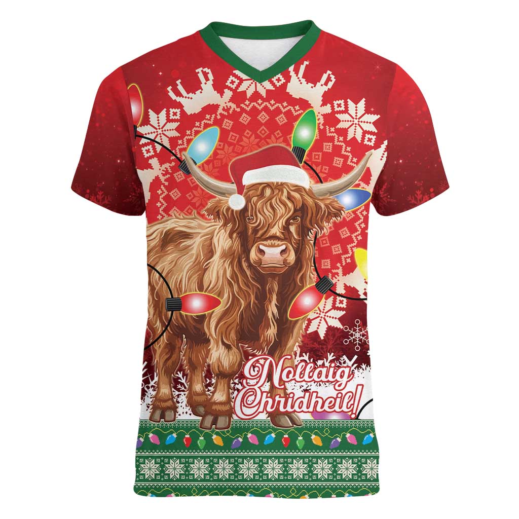 Scotland Christmas Women V-Neck T-Shirt Highland Cow Santa - Nollaig Chridheil! - Wonder Print Shop