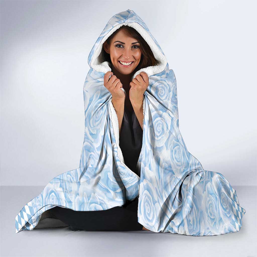 Kentucky Horse Racing Thurby Hooded Blanket